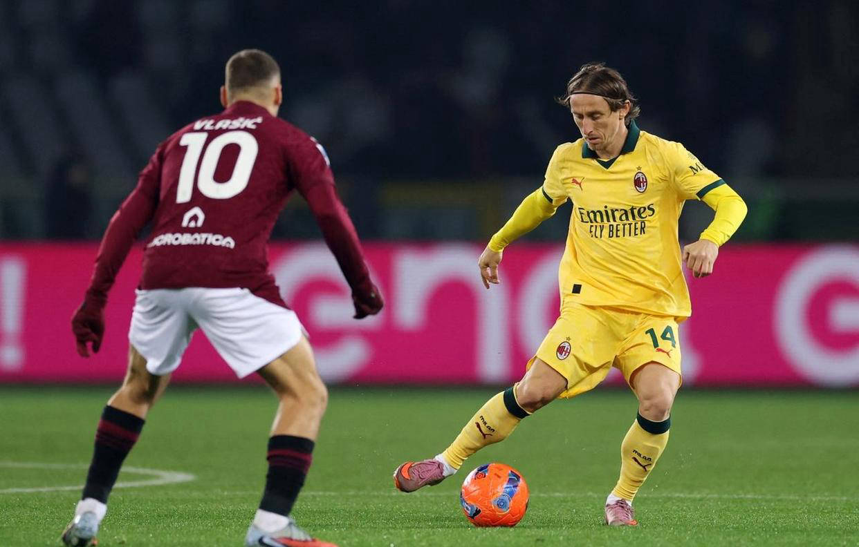 意甲第14轮战罢,AC米兰惊险逆转夺冠,积分榜发生重大变化